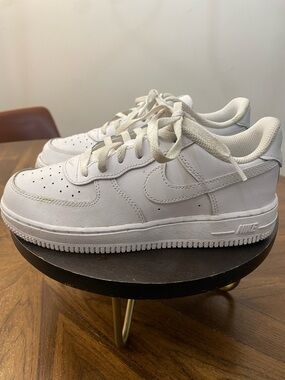 Nike Air Force 1 Kids White Low-Top Swoosh Sneakers